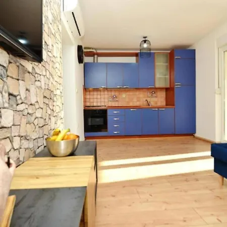 Apartament Blue Stone-parking, Terrace And Bbq *